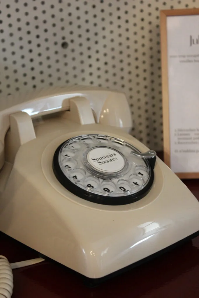 Cabine téléphonique installée lors d'un événement